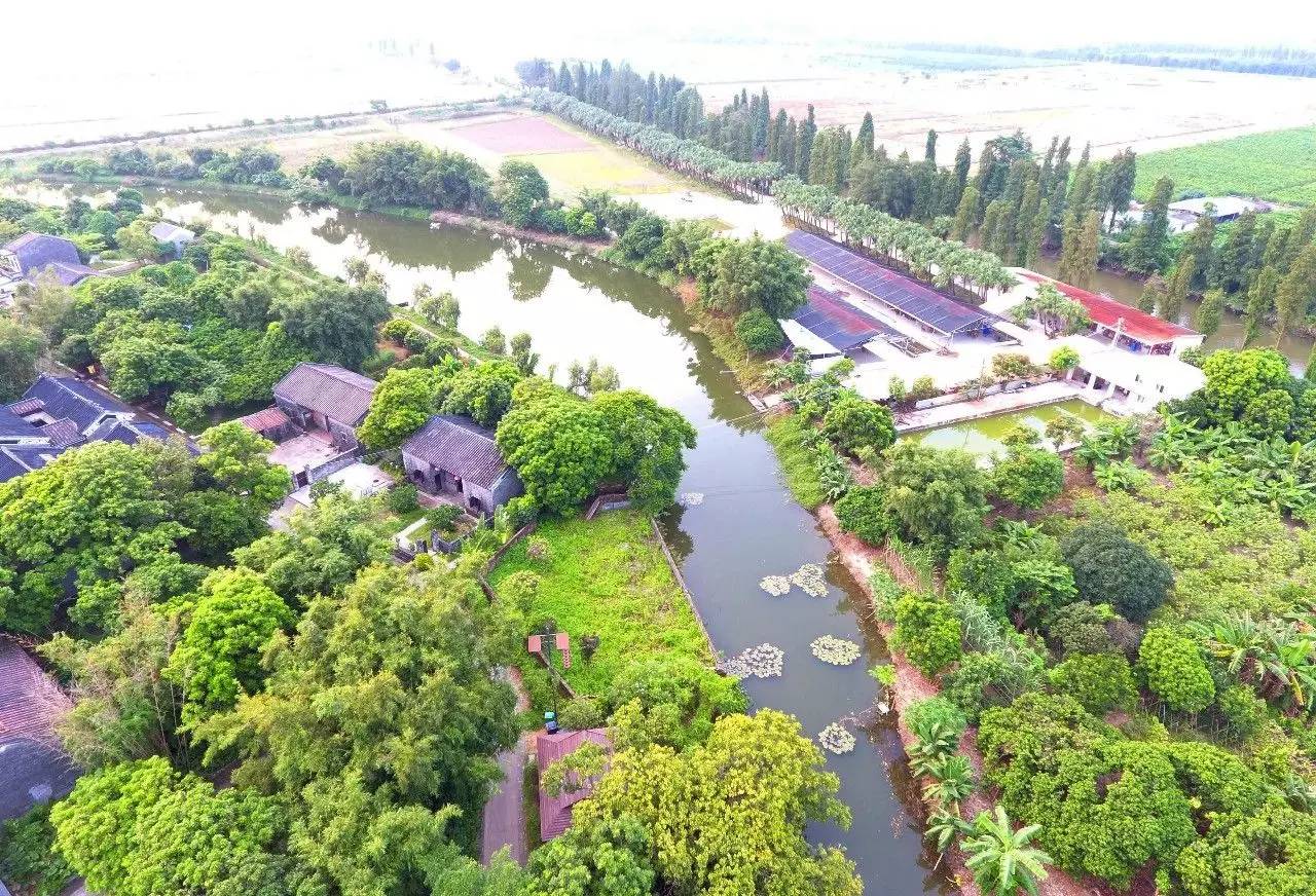 接霞庄,又名赵家庄,即现新围村,位于珠海市斗门区斗门镇南门村,为南国