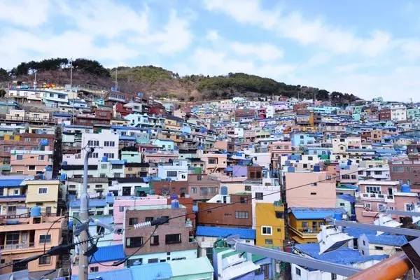 也被称为韩国的马丘比丘的这里从1950年到现在一直是完整保存了釜山