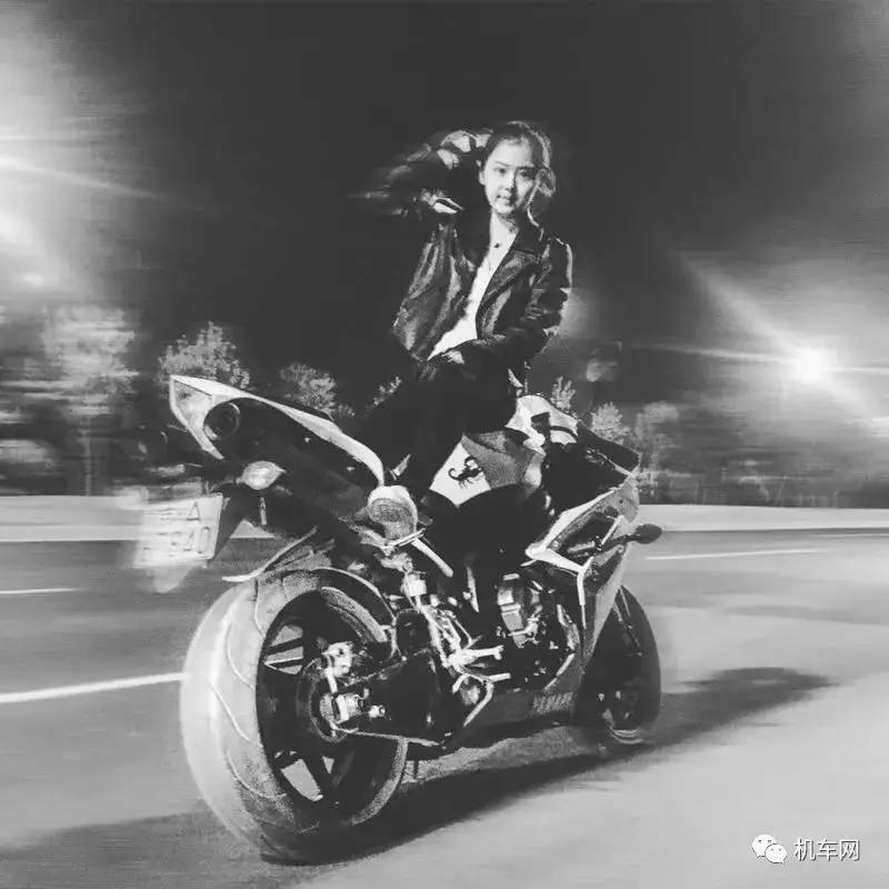 萧楠我和小r(铃木gsx250r)的梦里梦外 在车上的时候 不知道自己是什么