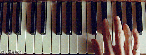 ↓↓↓《alike》 爱弹钢琴的你 是否也有自己执着的梦想呢?
