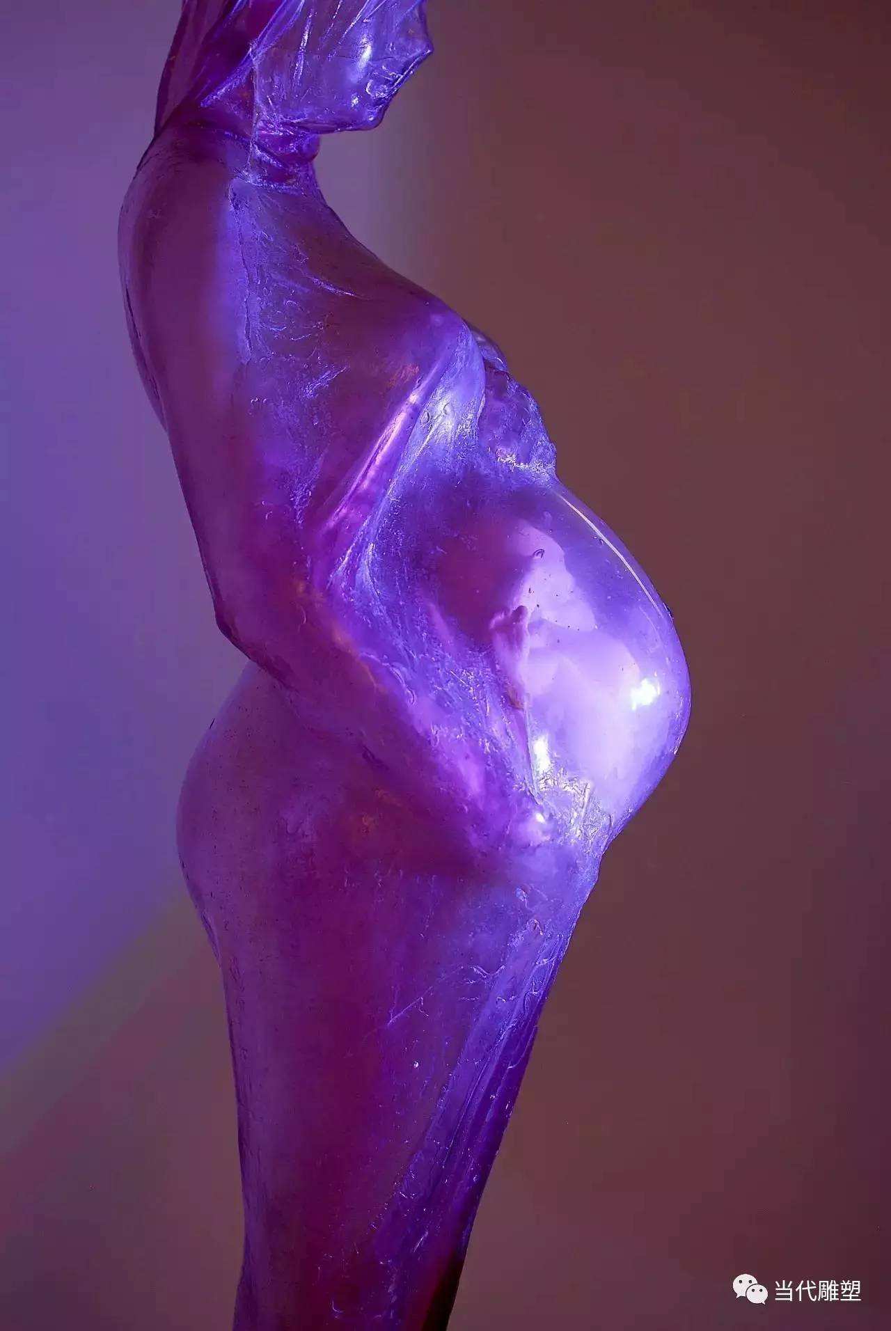 怀孕透明树脂雕塑