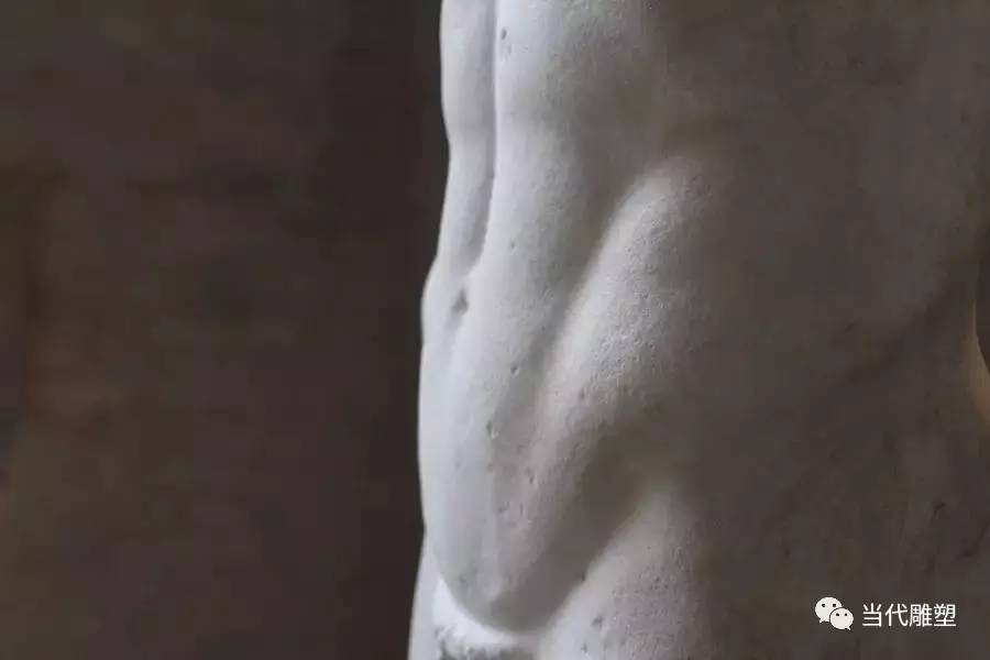 腹部西方写实人体雕塑