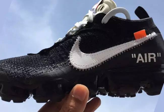 OFF WHITE VAPORMAX 2020