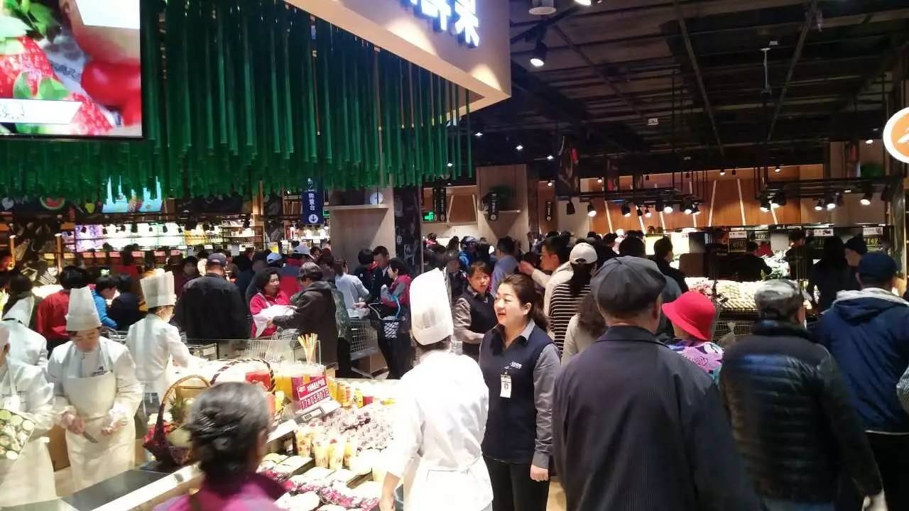 比优特超市红博中央公园店盛大开业!场面火爆!人气爆棚!