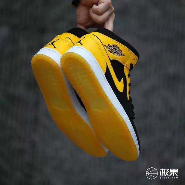 关于球鞋的黑黄情结，你是站李小龙还是蝙蝠侠？