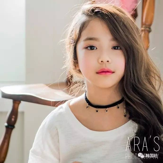 这个韩国小美女才10岁美照就已疯传网络了 长
