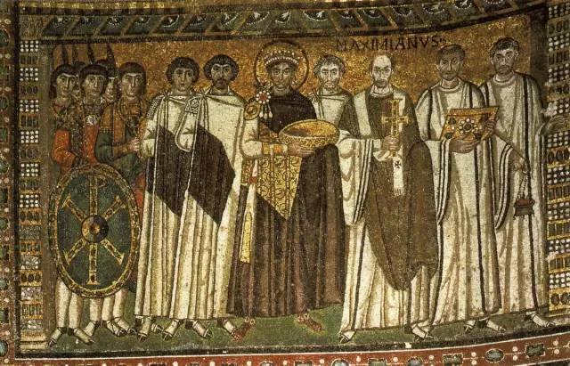 《查士丁尼及其随从》 马赛克镶嵌画 公元547年