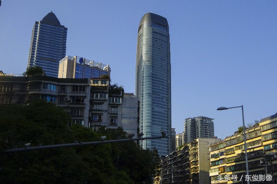 这是2017年5月8日拍摄的贵阳市投入使用的最高大楼享特大厦.
