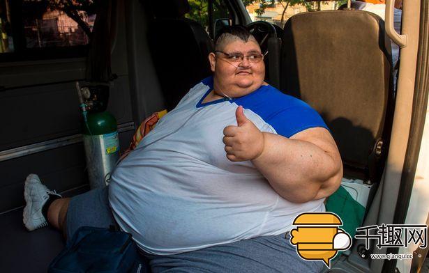世界上最胖的男人,为救命躺在床上7年