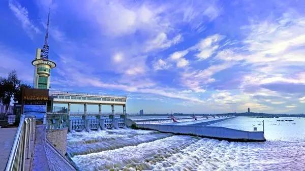 小埠东橡胶坝,宁静致远,观鹤河听涛,沿沂河岸边步行亦可,骑自行车