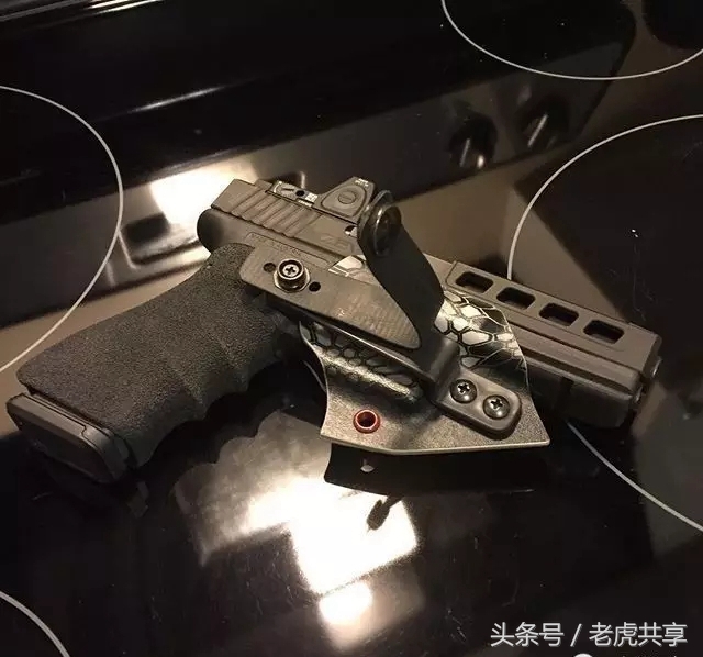 对于射手来说,射击时枪械握把的防滑处理,对于射击稳定性实在太重要