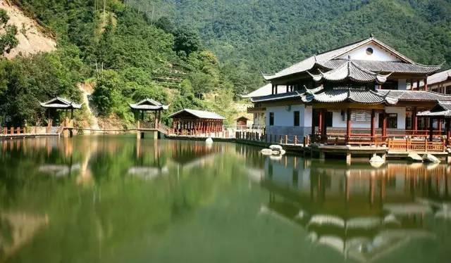 京明温泉度假村