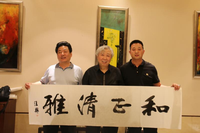 著名画家杨铭儒山水画全国巡展首站徐州站开幕