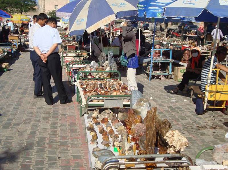 然而在奇石市场上,由于资源的匮乏,石馆运营成本的增加,所以奇石的