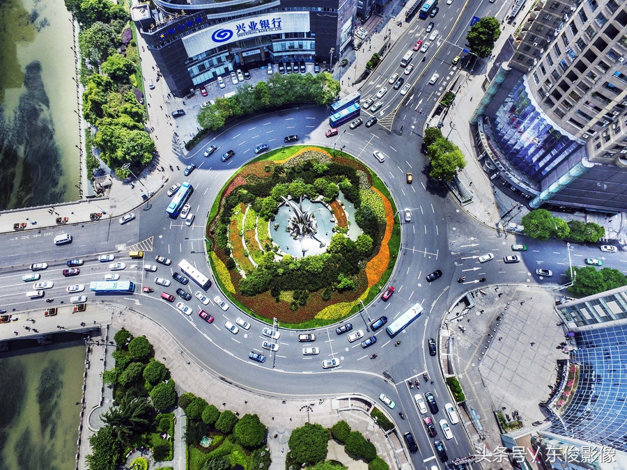 贵阳:航拍贵阳市区最后一个圆形街心花园