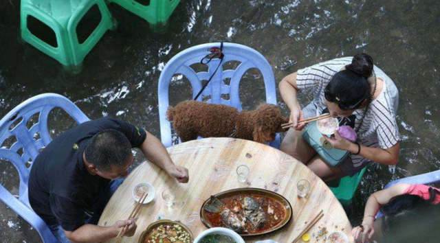 广州即便大雨倾城，也阻止不了吃货的野蛮