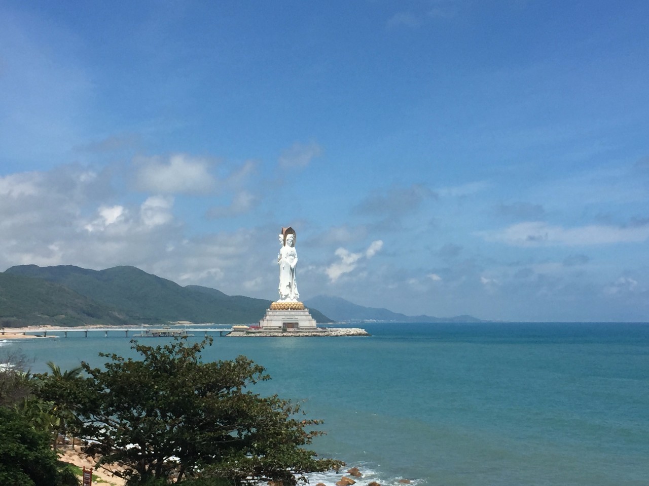 三亚经济总量_三亚风景图片