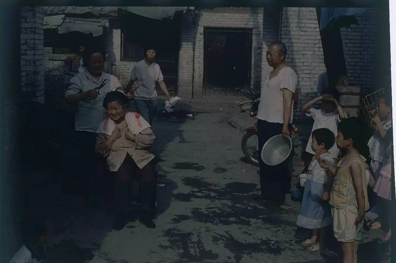 赵利文,1968年生于西安,是20世纪80年代中国纪实摄影的觉醒与探索者