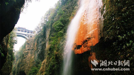 (千万粉丝走进鄂旅投)探寻神秘恩施大峡谷