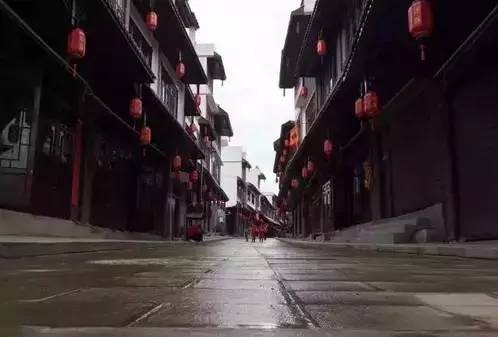 六枝至黄果树旅游公路开建快看看沿途有哪些美景美食