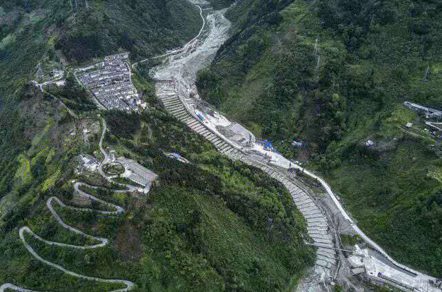 汶川大地震伤亡多少人口_大地震汶川被禁图片