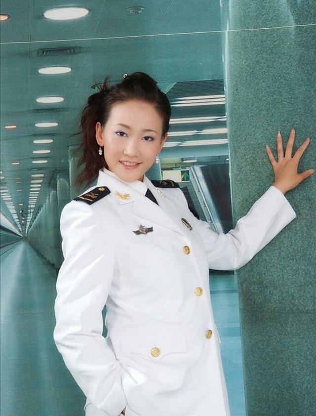 原来美女都去当兵了,快来看看中国海军靓丽女兵