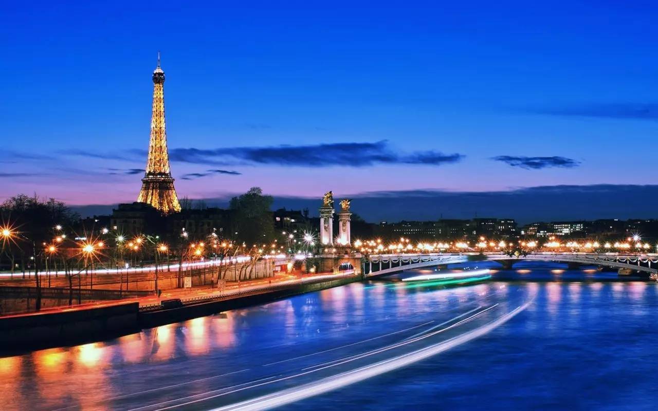 有人说,巴黎最美的"街道"不是香榭丽舍大街,而是塞纳河.