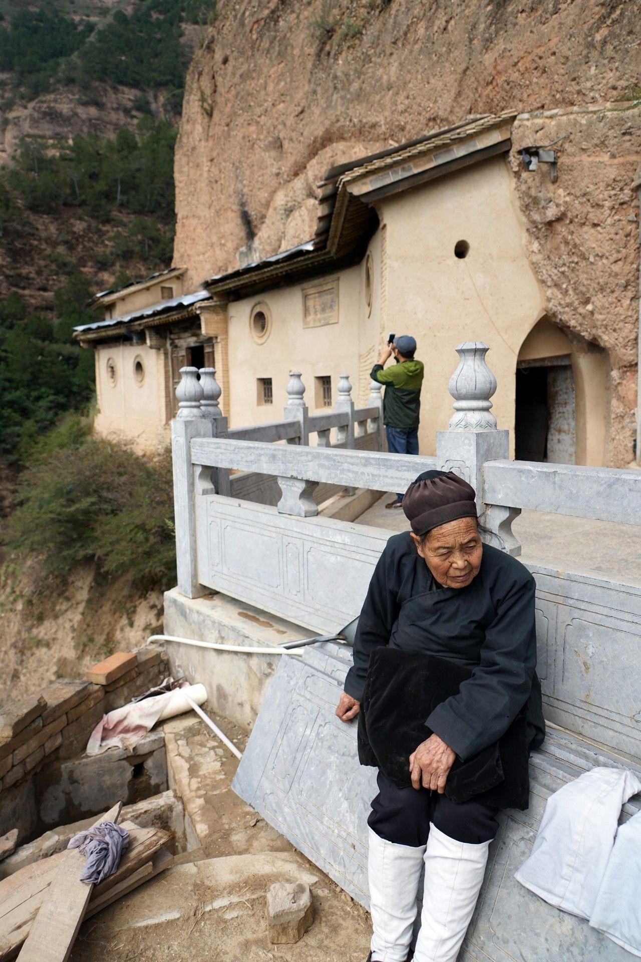 丝路佛光武山木梯寺石窟