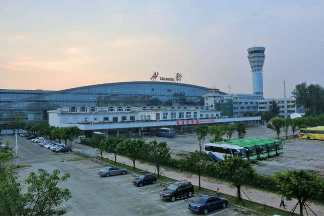 成都双流国际机场是中国第四大航空港,中国中西部地区最繁忙的国际