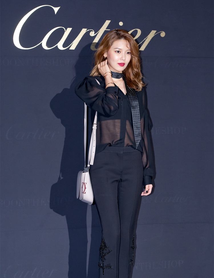 崔秀英(choi sooyoung 出席了卡地亚(cartier 在首尔举行的品牌