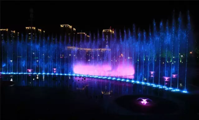 夜游莱山好去处,大型灯光水幕音乐喷泉华丽上演!