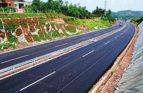 5月份,四川这19条高速公路将占道施工出行避让!