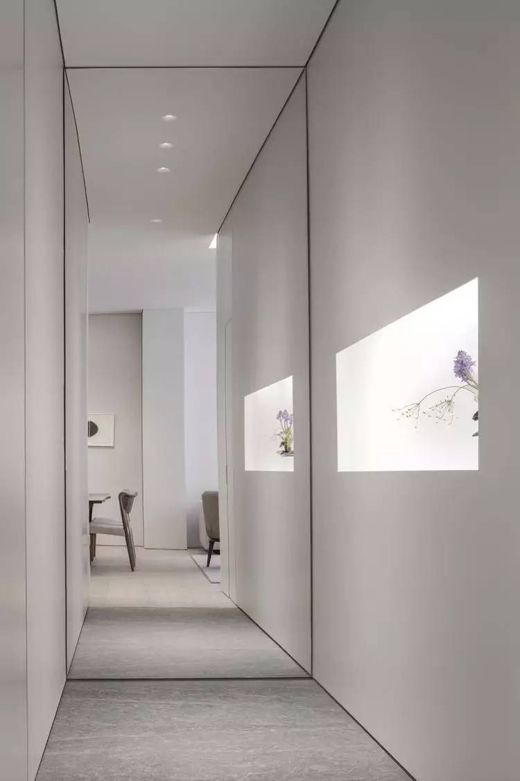 安藤忠雄在纽约的首个作品,室内设计与建筑外观一样低调