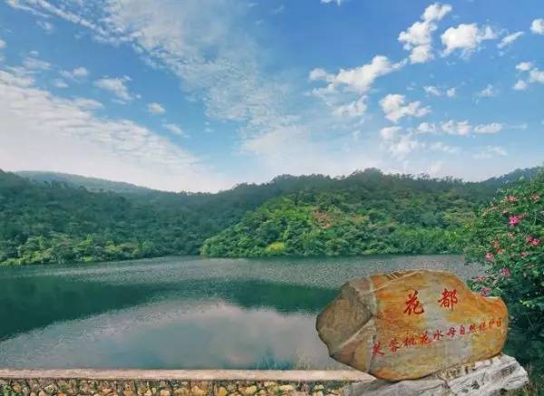 例如水体占比较多,aaaa级旅游风景区—芙蓉嶂花都除了王子山,其附近