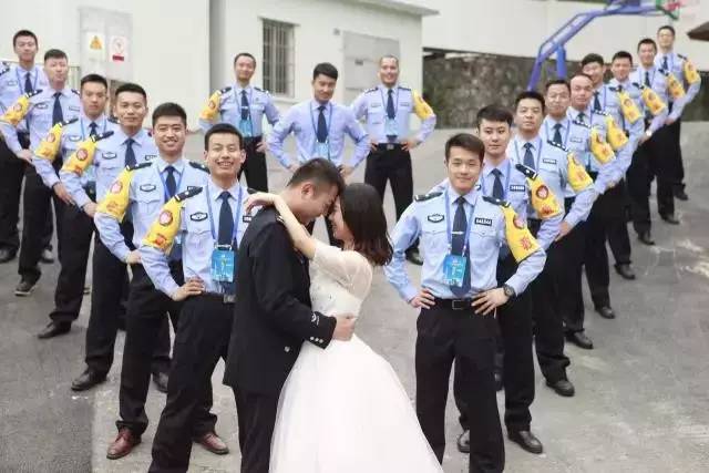 双警婚纱照_警嫂婚纱照