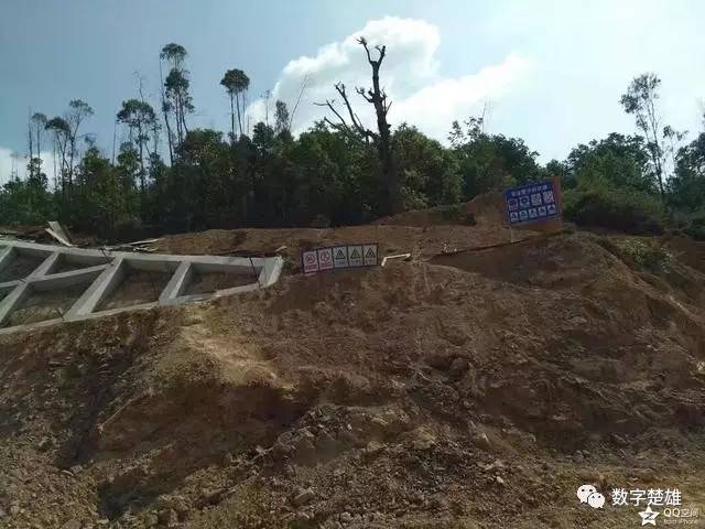 玉楚高速公路楚雄市子午试验段的最新进展图