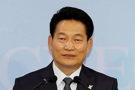 后,韩国总统特使,共同民主党议员宋永吉也将于本月22日启程前往俄罗斯