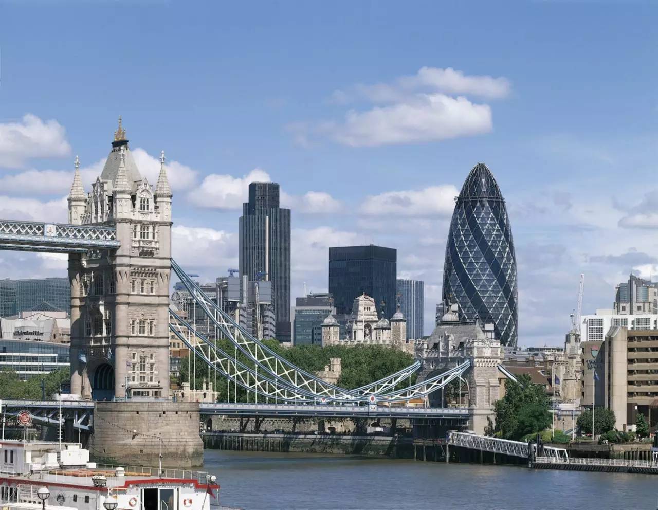 “小黄瓜”伦敦城航拍垂直照片 编辑类图片. 图片 包括有 海拔, 街市, 图象, 都市, 英国, 拱道 - 252282115