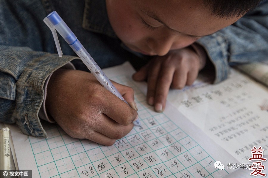 学校体育两难:农村学生想运动没条件 城市学生遭"圈养"