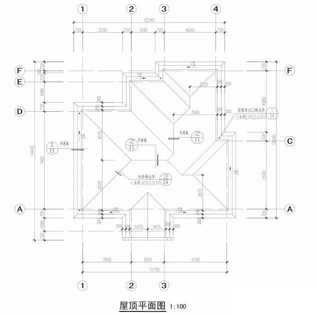 屋顶采用坡屋顶设计,是经典的欧式户型形式.