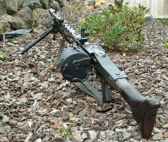 德国mg34机枪二战优秀机枪mg42也无法代产量总不足