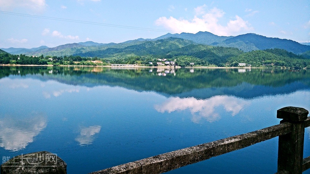 浏阳梅田水库位于中国湖南省浏阳古港镇,梅田水库建于1958年,库容