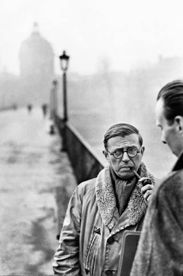 1946 pont des arts,jean-paul sartre