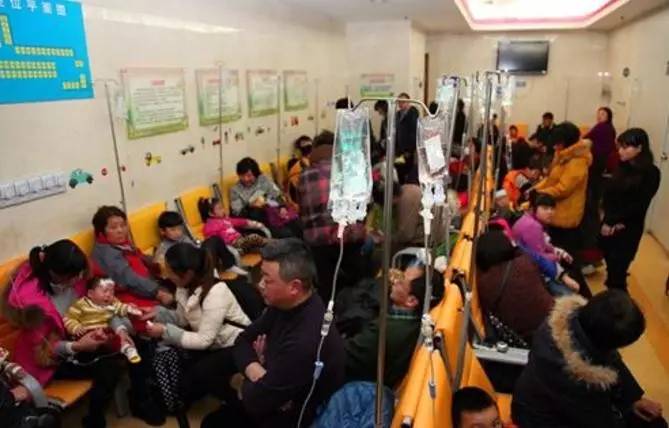 我女儿在上海儿童医院看病抽完血坐车回山东半