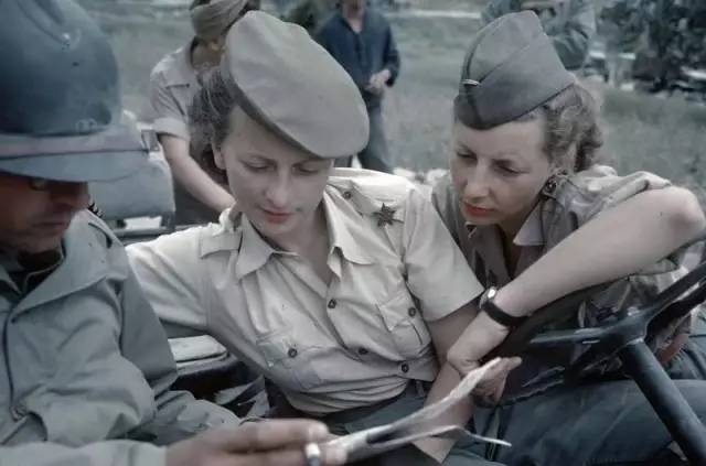 柔美的法兰西玫瑰!二战时期法军第10山地师的女兵们!