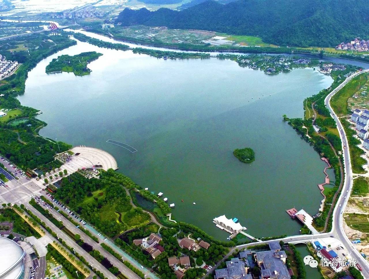 2003年  灵湖景区工程开工了.景区位于临海市