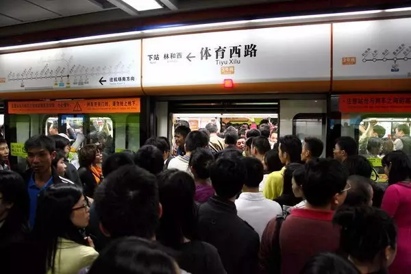 广州地铁到底哪条线最挤？！终极吐槽来了！