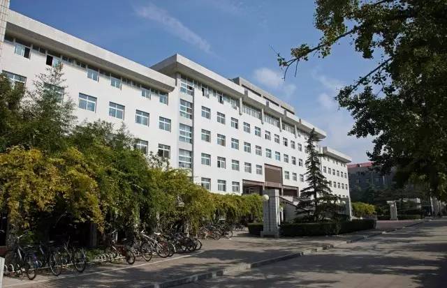 还不快和我一起领略校园风光学校由中央与北京市共建,以北京市管理为