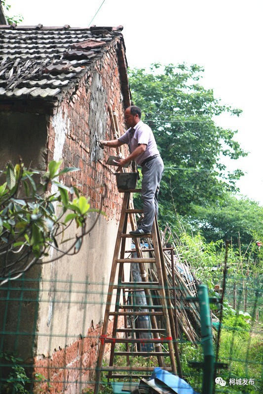 25位区领导兵分三路,验收柯城沿路沿线赤膊墙整治工作!