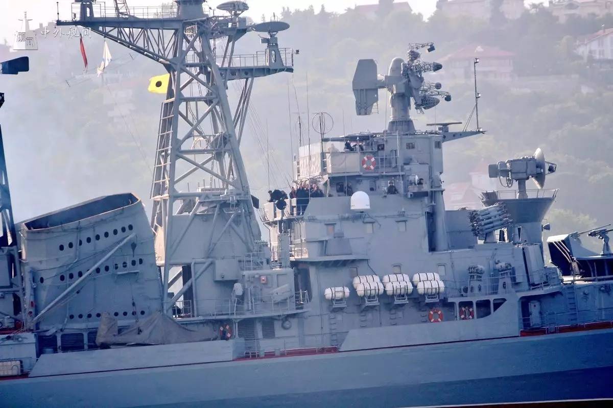 军事 正文  俄罗斯海军黑海舰队卡辛级驱逐舰(大型反潜舰项目61)机敏